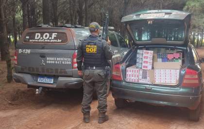 DOF apreende carro carregado com cigarro e essência de narguilé em Laguna Carapã