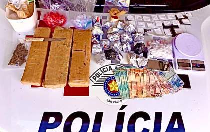 Polícia Militar prende casal por tráfico de drogas