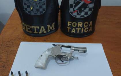 Polícia Militar apreende arma de fogo e prende autores de porte ilegal em Três Lagoas
