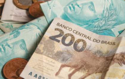 Aumento do salário mínimo para R$ 1.320 ainda não está definido, diz ministro da Previdência