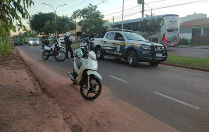 Dupla tenta fugir e é detida pela Polícia Militar