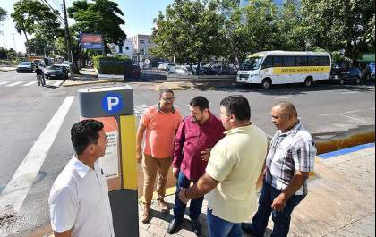 Comissão Especial da Zona Azul vistoria entorno da Santa Casa