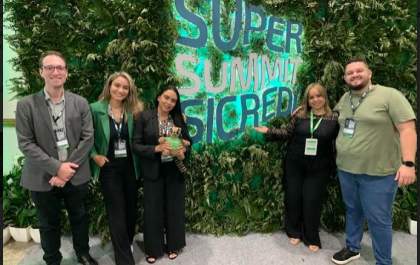 Sicredi leva jovem associada de Birigui para expor projeto em Summit em Foz do Iguaçu