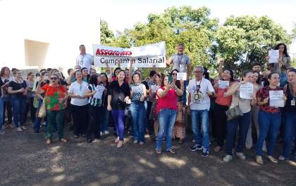 Servidores do Judiciário protestam contra reajuste de 6% e ameaçam greve