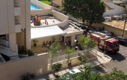 Suspeita de vazamento de gás em prédio residencial mobiliza bombeiros