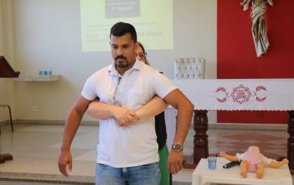 Primeiros socorros é tema de palestra para colaboradores do Unisalesiano