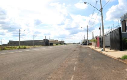 Birigui entrega terrenos do Distrito Industrial 2 para empresários