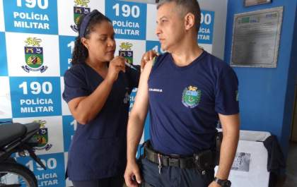 Policiais de Três Lagoas recebem vacina contra Influenza
