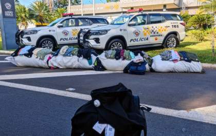 TOR prende mulher com mais de 800 peças de roupas furtadas de shopping em Araçatuba