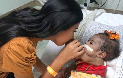 Com 350 dias de internação, bebê ganha festa no hospital no 1º aniversário