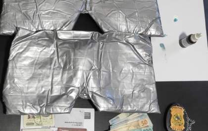 Mulher é presa com cocaína em cueca falsa