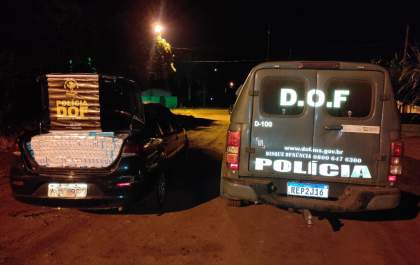 Dupla tenta fugir e é presa pelo DOF com carro carregado com cigarro contrabandeado