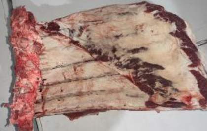 Comerciantes são presos por venda de carne de abate clandestino e falta de higiene em Inocência