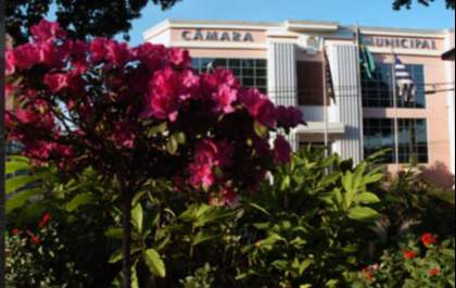 Câmara de Araçatuba faz licitação para terceirizar recepção e quer comprar 97 computadores