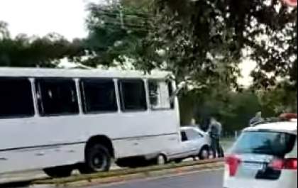 Triplo acidente na Av. Rio Grande do sul com rua Paraíba, no bairro Antena