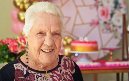 Dona Faustina comemora 95 anos ao lado da família em Andradina