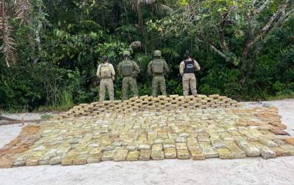Policia Federal, com apoio da Policia Militar, apreende 600kg de drogas