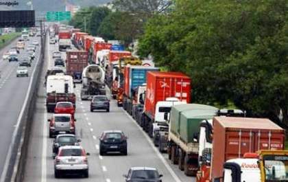 Lei é sancionada e motoristas profissionais terão de apresentar exame toxicológico