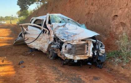 Três pessoas morrem em colisão em estrada vicinal