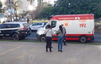 Acusado de agredir a companheira é preso com droga