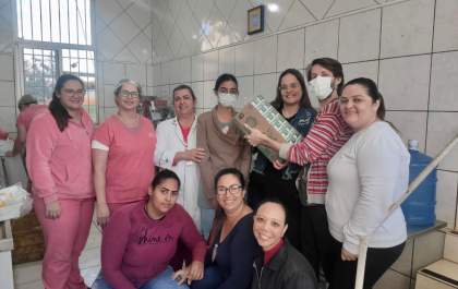 Birigui: Santa Casa recebe doação de 324 litros de leite de alunos da Etec