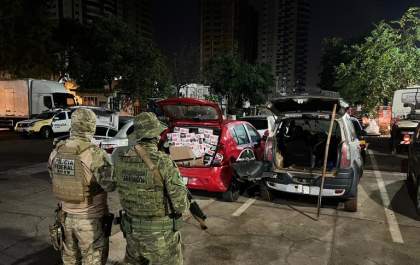 PF e BPFron apreendem veículos com milhares de pacotes de cigarros contrabandeados