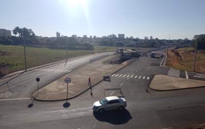 Show sertanejo marca a inauguração da Nova Pompeu