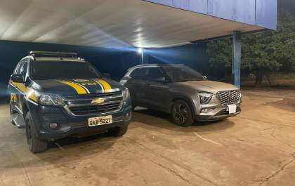 PRF recupera veículo roubado na madrugada desta quinta-feira (06)