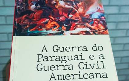 Escritor de Birigui lança livro sobre guerras