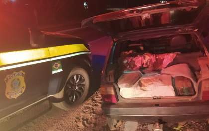 PRF apreende 283 Kg de maconha e prende trio em MS