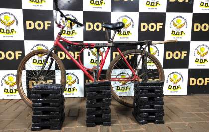 DOF apreende quase 30 quilos de drogas transportados em uma bicicleta