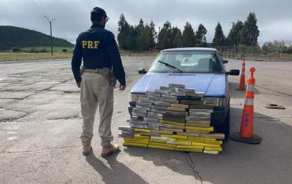 PRF impede tráfico de drogas, prende homem e apreende adolescente