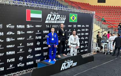 Atleta de Araçatuba se destaca em competição de jiu-jítsu em Curitiba