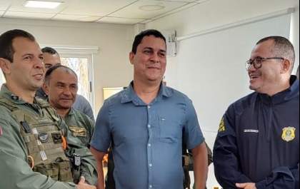 Homem que sobreviveu a acidente, sai do coma e reencontra equipe que o salvou para agradecer