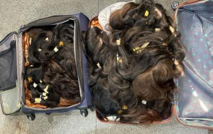Policiais são presos suspeitos de roubar cabelo humano