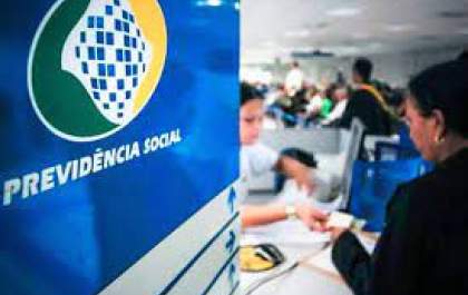 Ministro promete reduzir fila do INSS até dezembro