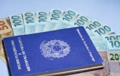 Salário mínimo e aposentadorias terão ao menos 4,5% de aumento em 2024