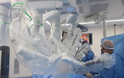 Hospital de Base de Rio Preto faz primeira cirurgia pelo SUS com robô