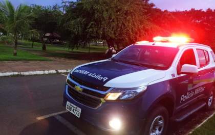 Ex-marido agride mulher, corta seus cabelos e sequestra filho pequeno
