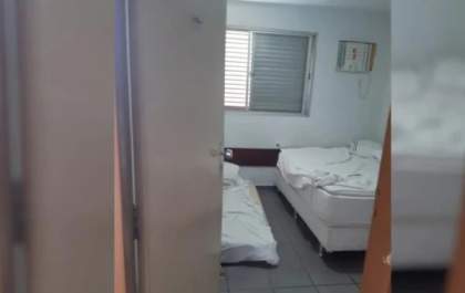 Idosa é resgatada após um mês em cárcere dentro de quarto de hotel