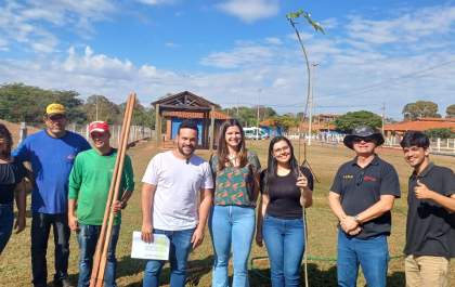 “Juntos pela Natureza” projeto realiza plantio de mudas na Arena Mix