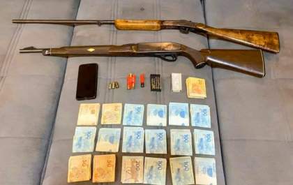 Polícia Civil apreende espingardas e R$ 18 mil em dinheiro com investigado por furto de combustível