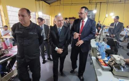 Fábrica em penitenciária estadual impressiona presidente do TJMS