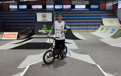 BMX: araçatubense estreia em competição internacional
