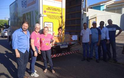 Big Mart arrecadou na festa da cidade 400 litros de leite e doou para instituições
