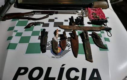 Indivíduos são presos por caça e porte ilegal de arma