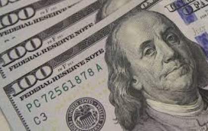 Dólar fecha a semana com alta e atinge novo recorde