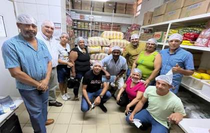 Sócios de extinta associação em Aracanguá doam mais de 4 toneladas de alimentos para a Santa Casa de Araçatuba