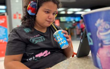 Inclusão: Shopping de Araçatuba disponibiliza abafadores de ruídos para autistas