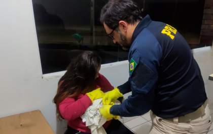 No dia dos pais, PRF realiza parto dentro de veículo em Ibiporã